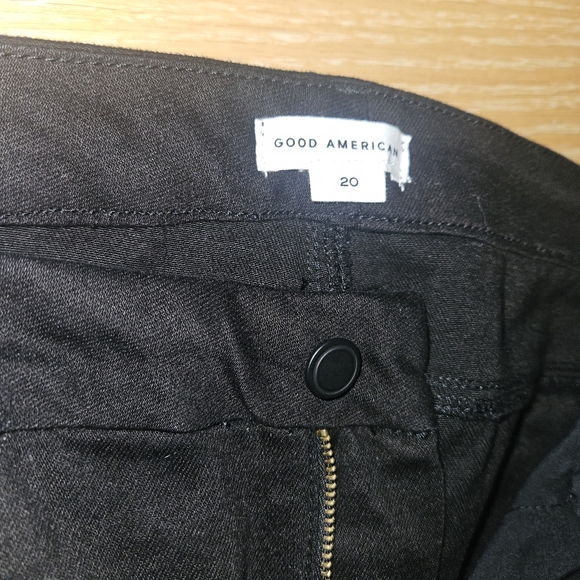 Good American Good Curve Straight Black Denim: 20 Plus 28" Inseam - Picture 7 of 13